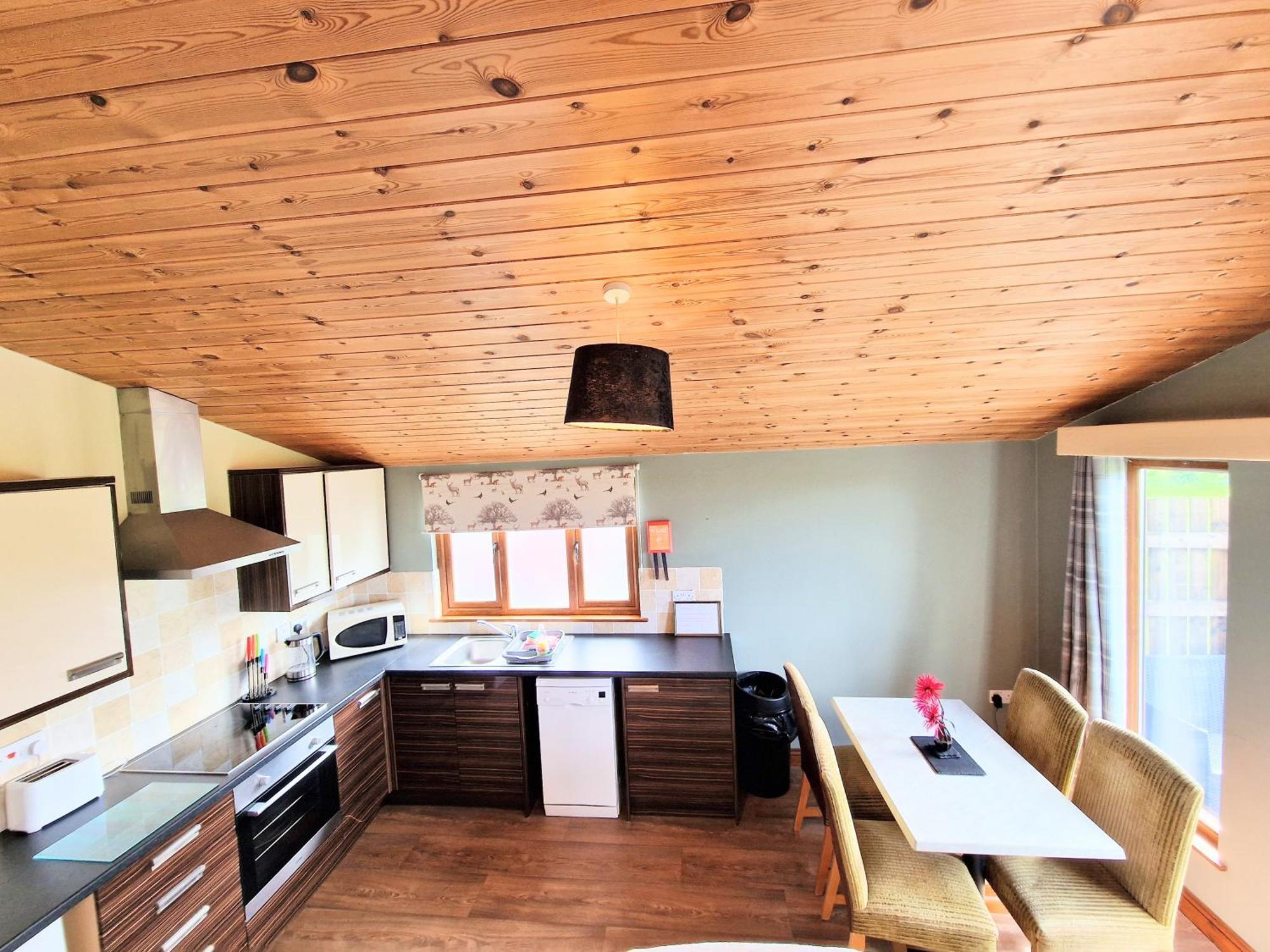 Lomond 2 With Private Hot Tub - Fife - Loch Leven - Lomond Hills Villa Kelty Exterior photo