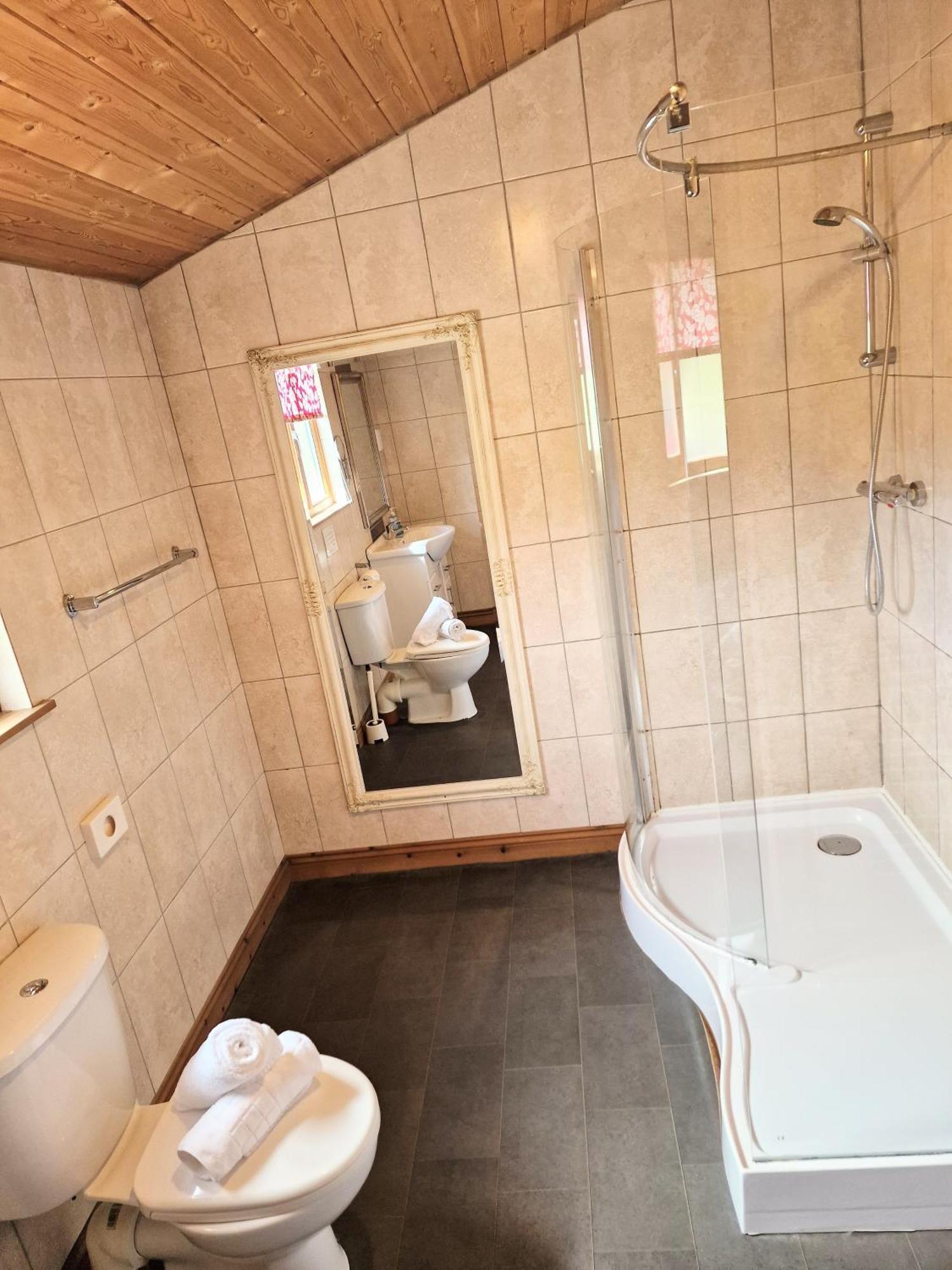 Lomond 2 With Private Hot Tub - Fife - Loch Leven - Lomond Hills Villa Kelty Exterior photo