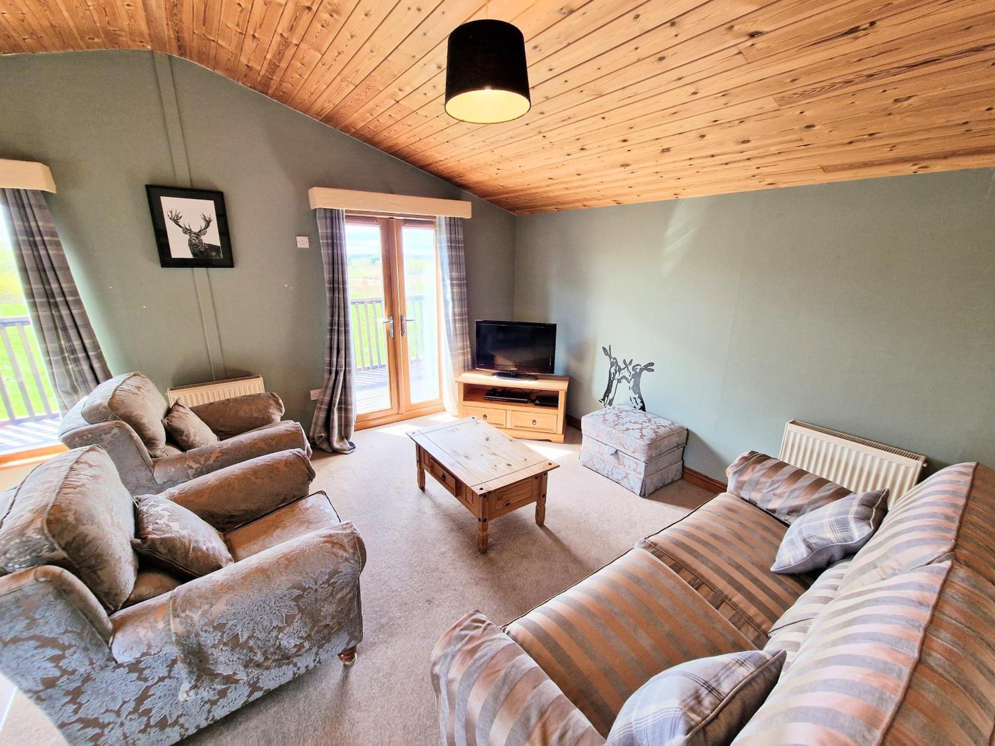Lomond 2 With Private Hot Tub - Fife - Loch Leven - Lomond Hills Villa Kelty Exterior photo